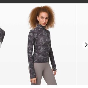 Lululemon • Outrun the Elements 1/2 Zip • Size 4